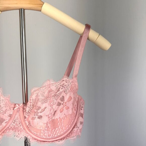 Victoria's Secret Dream Angels Push-Up Bra | Baby Pink 34D - Picture 4 of 10